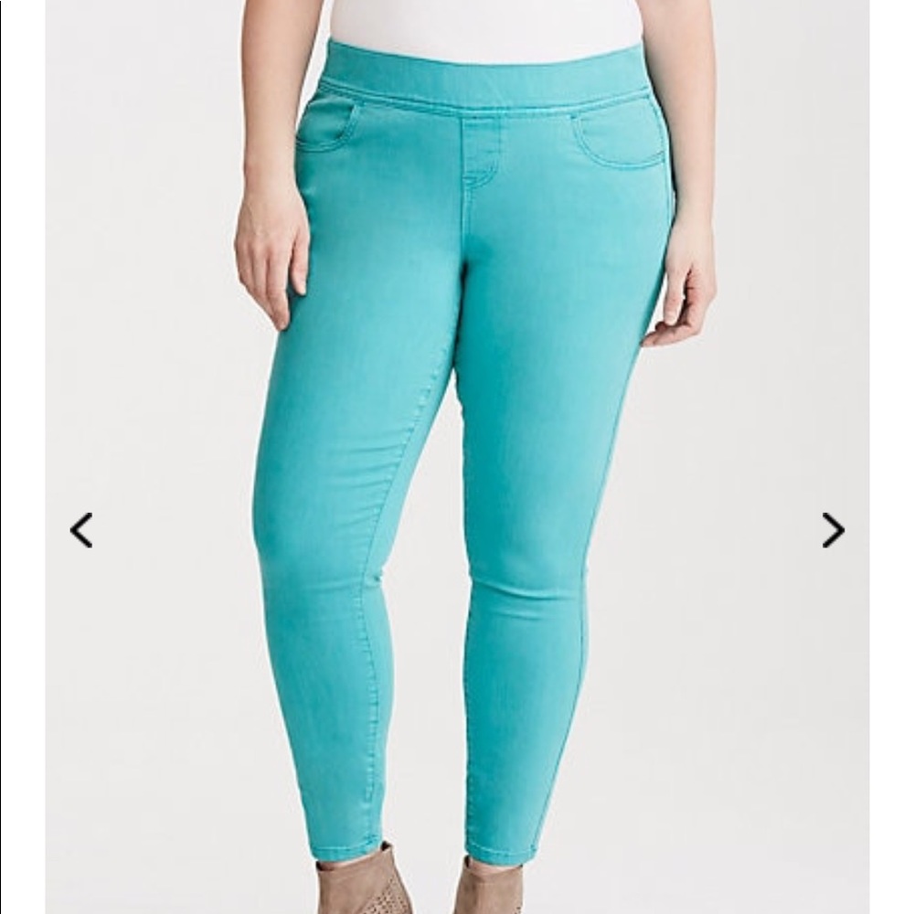 Torrid NWT Aquamarine Lean Jeans Size 6!!